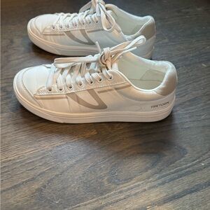 Tretorn Hopper‎ White Sneakers